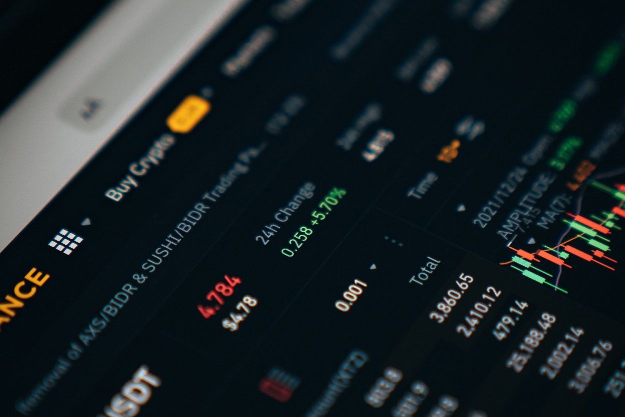 Weekly Fundamental Crypto Outlook: Is Trump Affecting Market Confidence?